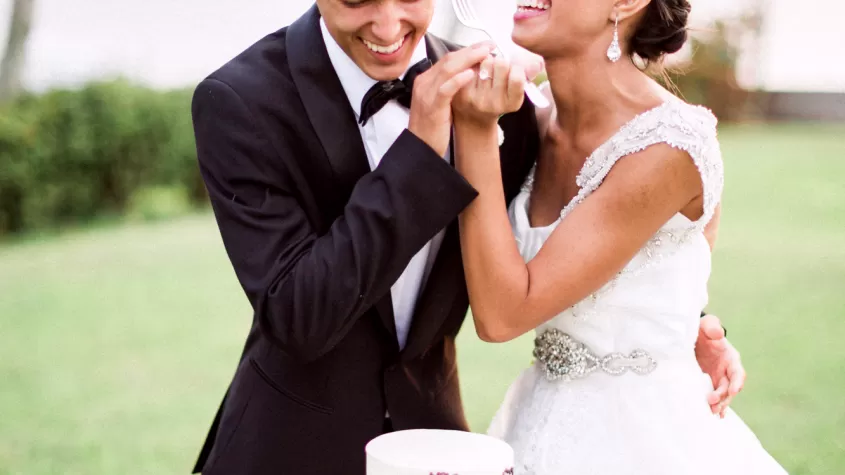 wedding couple and cake