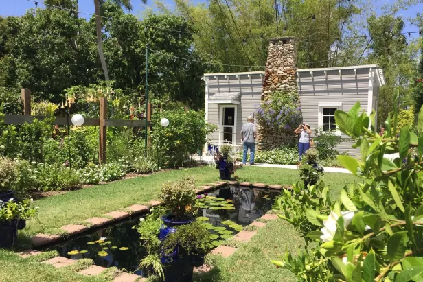 White Garden
